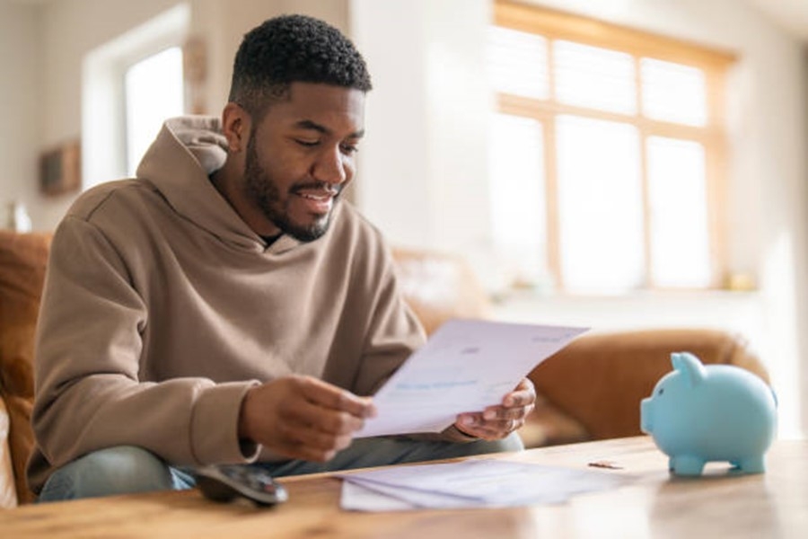 Labour Proposes &#039;Earn or Learn&#039; Scheme for Young Benefit Claimants
