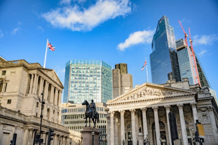Bank of England Holds Interest Rates at 4% Amid Inflation Concerns