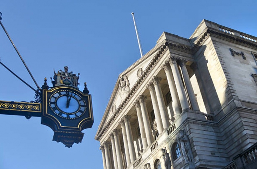 Bank Holds Rates at 4% as Inflation Appears to Have Peaked